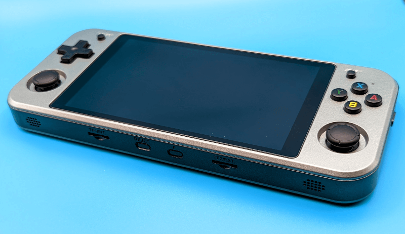 This Affordable Handheld PC Borrows the Game Boy Color's Iconic Design