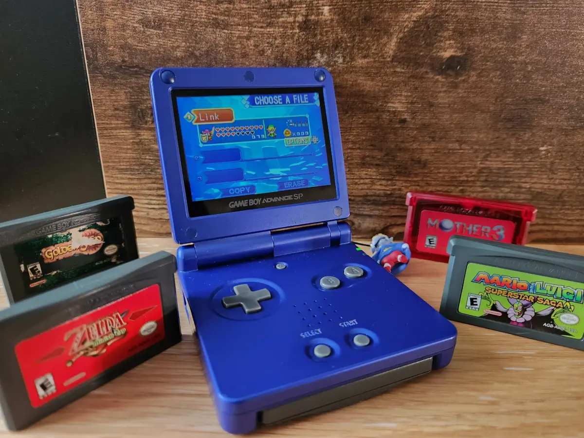 Modded Gameboy Advance SP with games