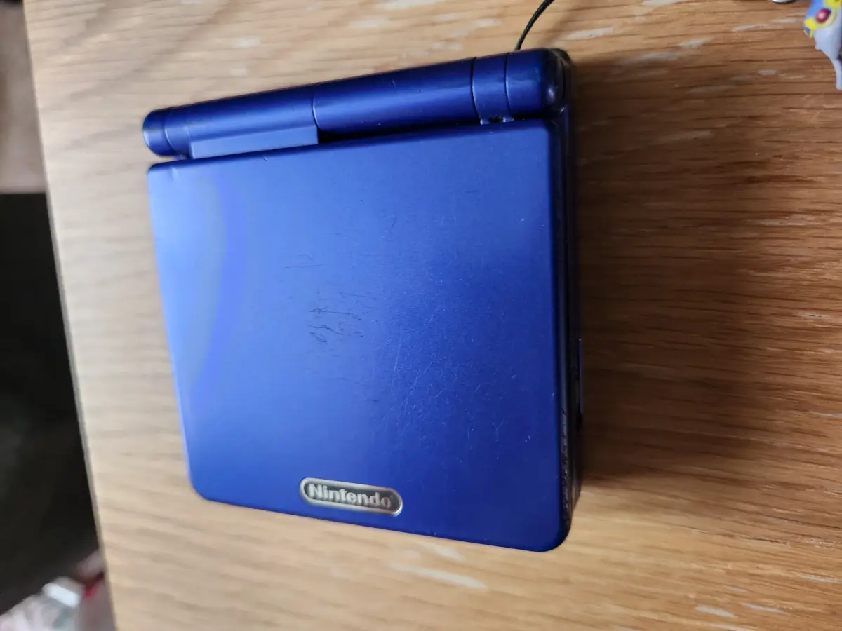 Gameboy Advance SP lid