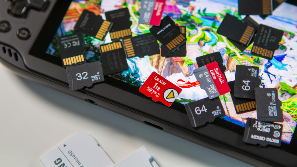 Odin 2 Mini Setup Guide - microSD Cards close-up - 1